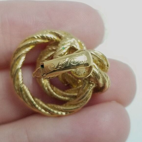 Vintage Avon Gold Tone Rope Twist Knot Design Clip On Earrings, Classic Retro - Picture 4 of 7